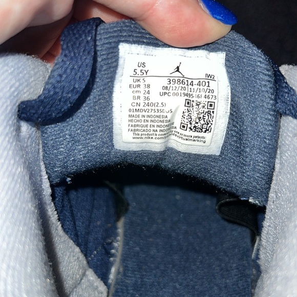 Georgetown Jordan 3’s - Picture 4 of 4